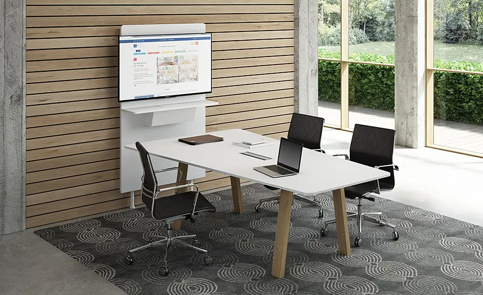 DEKKO Interiors | Αισθητική & Εργονομία στα Έπιπλα Γραφείου Τα έπιπλα γραφείου Flipper, αντιπροσωπεύουν ένα βασικό πλέον στοιχείο για κάθε επιχειρηματική παρουσίαση και για την ανταλλαγή ιδεών και έργων. Είναι διαθέσιμα σε κινητές ή επιτοίχιες εκδόσεις, με ή χωρίς ενσωματωμένη οθόνη, το Flipper είναι ο τέλειος σύμμαχός σας για να εξασφαλίσετε παρουσιάσεις πρώτης κατηγορίας. Απλό και ισχυρό, αυτός ο πίνακας μπορεί να στοιβάζεται οριζόντια. Η δομή είναι κατασκευασμένη από χυτοσίδηρο και εξωθημένο αλουμίνιο, με αρθρώσεις περιστροφής τραπεζιών, και είναι αξεσουάρ με πλαστική λαβή κάτω από την κορυφή. Ο πίνακας έρχεται σε δύο μήκη: 1400 και 1600 mm. Μπορεί να είναι εφοδιασμένο με δύο ή τέσσερις πίσω τροχούς, συμπεριλαμβανομένων δύο εξοπλισμένων με φρένο, για να διευκολυνθεί η κίνηση